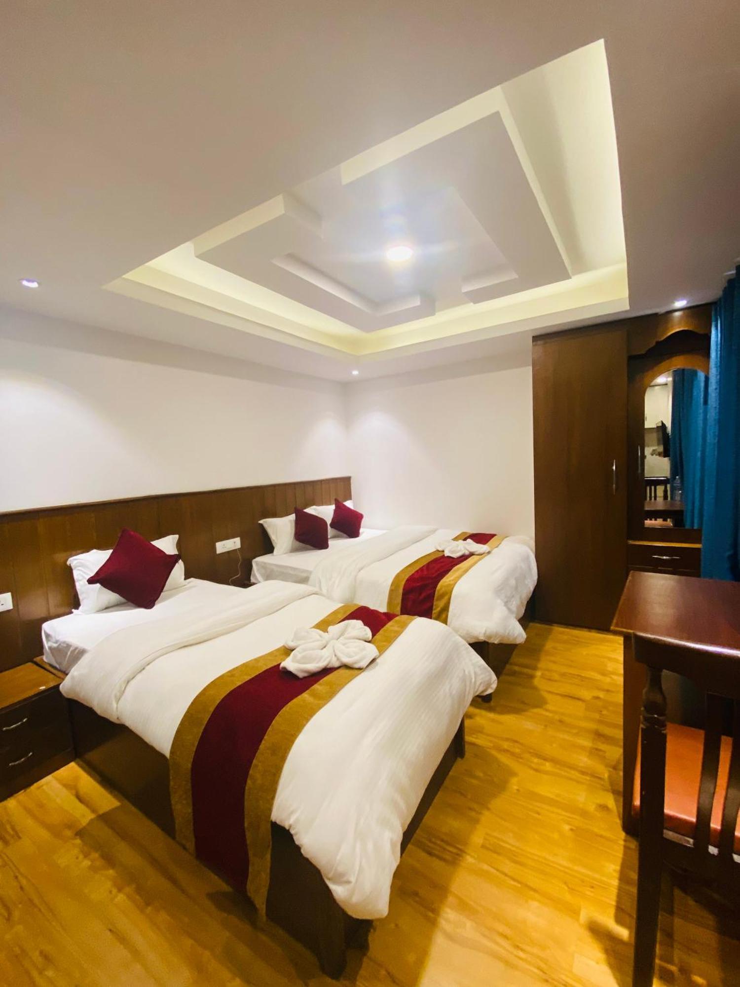 Hotel Abi International Катманду Екстер'єр фото