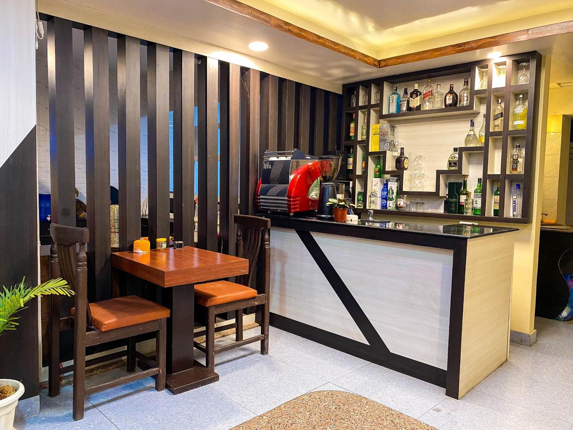 Hotel Abi International Катманду Екстер'єр фото