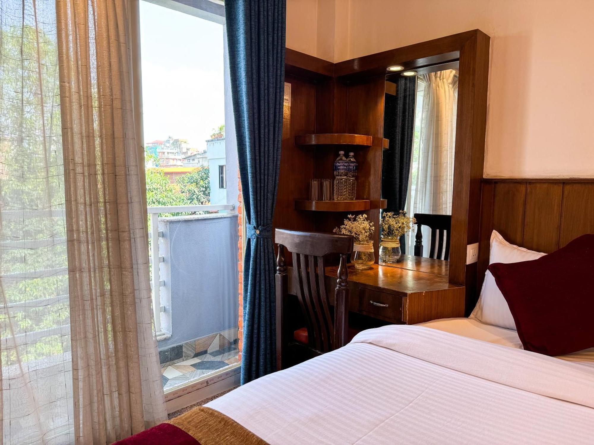 Hotel Abi International Катманду Екстер'єр фото